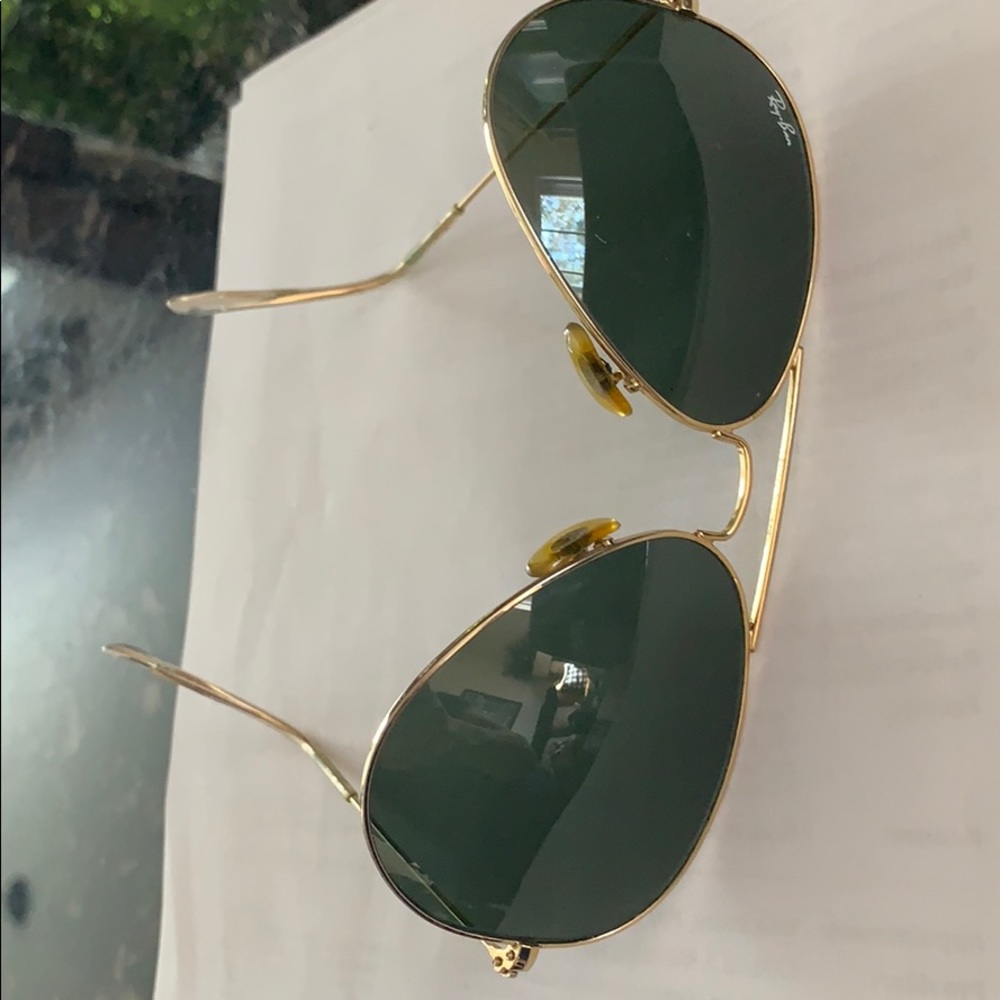 Ray Ban aviators in gold